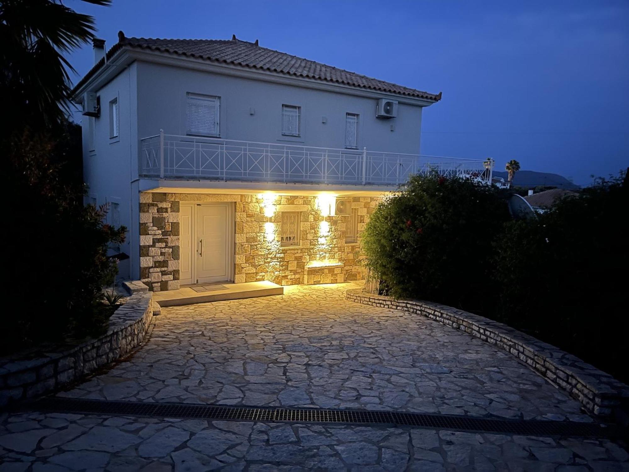 Luxurious Villa In Peloponnese With Swimming Pool Kamária エクステリア 写真