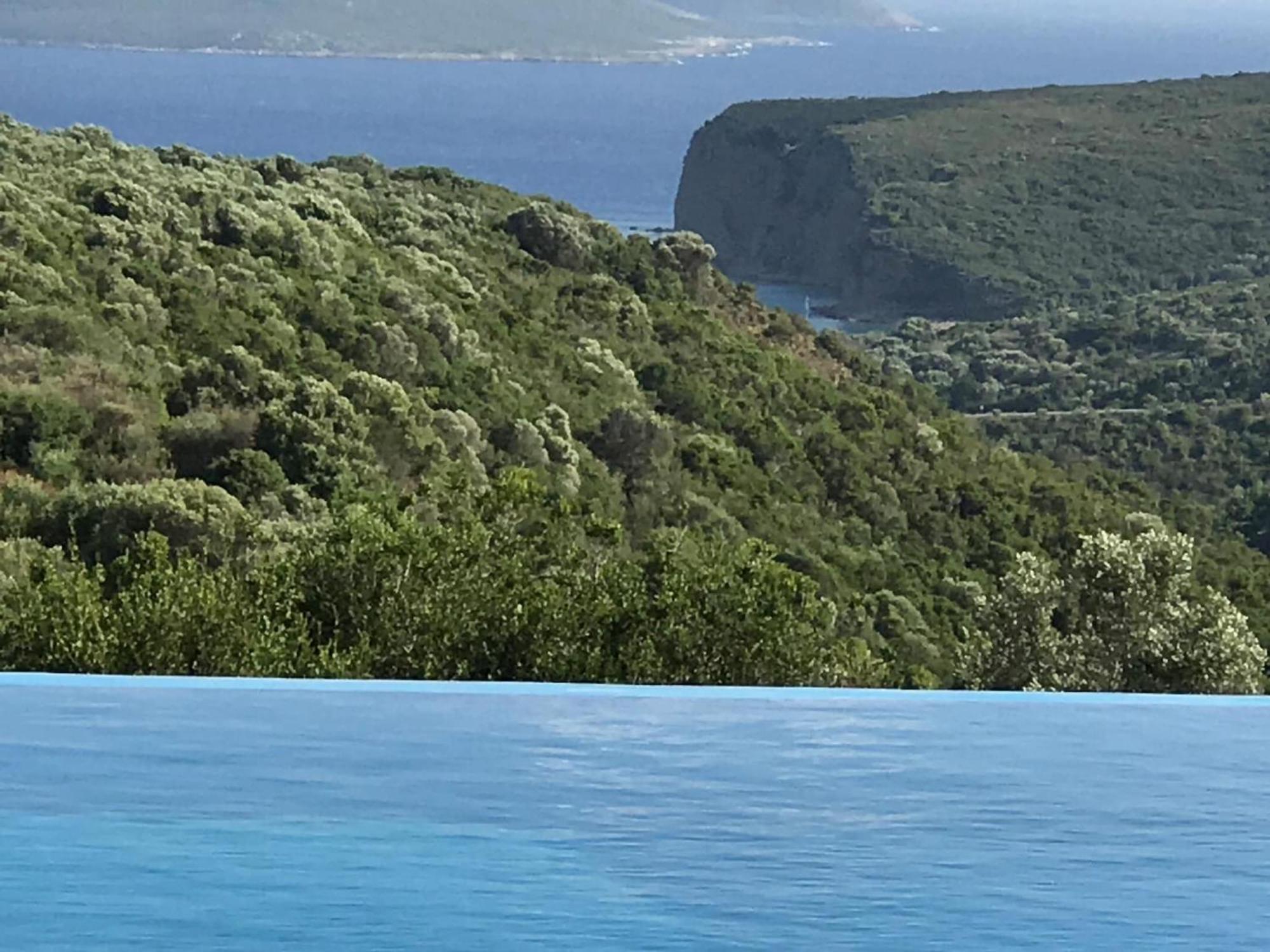 Luxurious Villa In Peloponnese With Swimming Pool Kamária エクステリア 写真