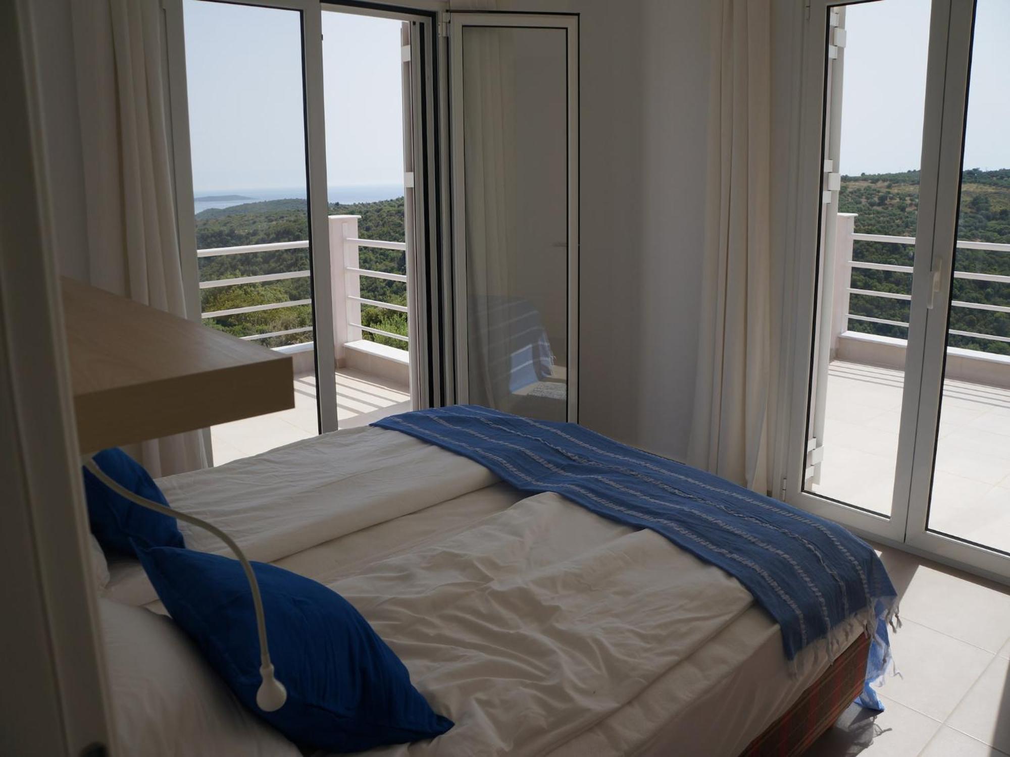 Luxurious Villa In Peloponnese With Swimming Pool Kamária エクステリア 写真