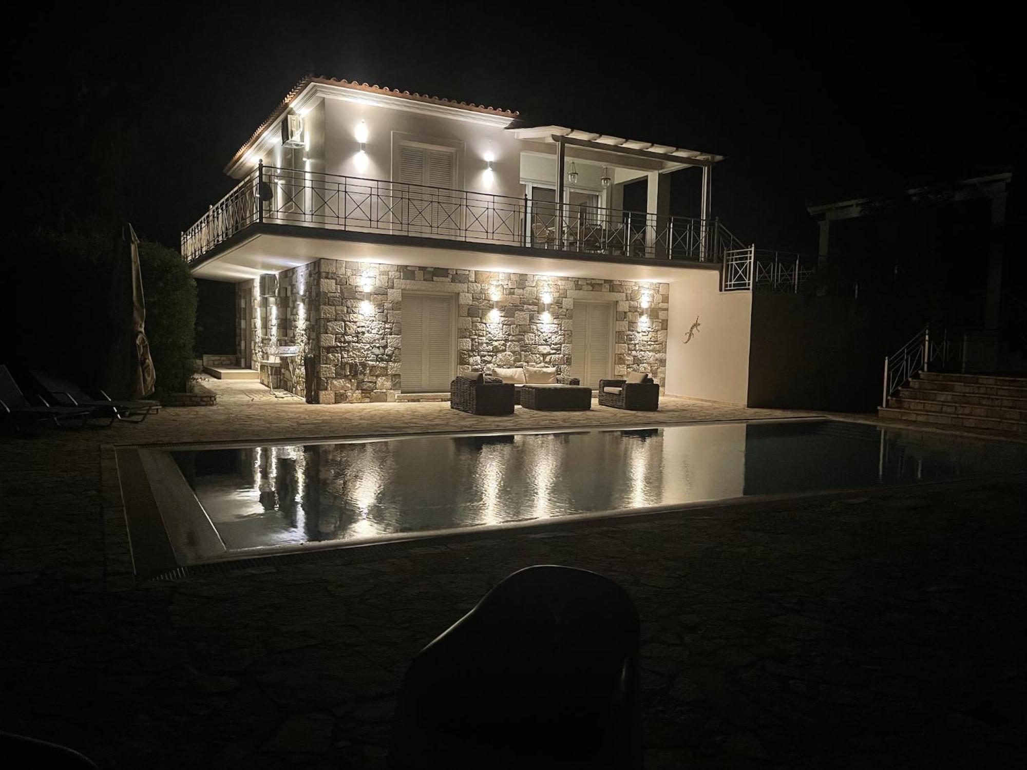 Luxurious Villa In Peloponnese With Swimming Pool Kamária エクステリア 写真